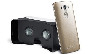 Every Smartphone Should Come With Free VR Goggles